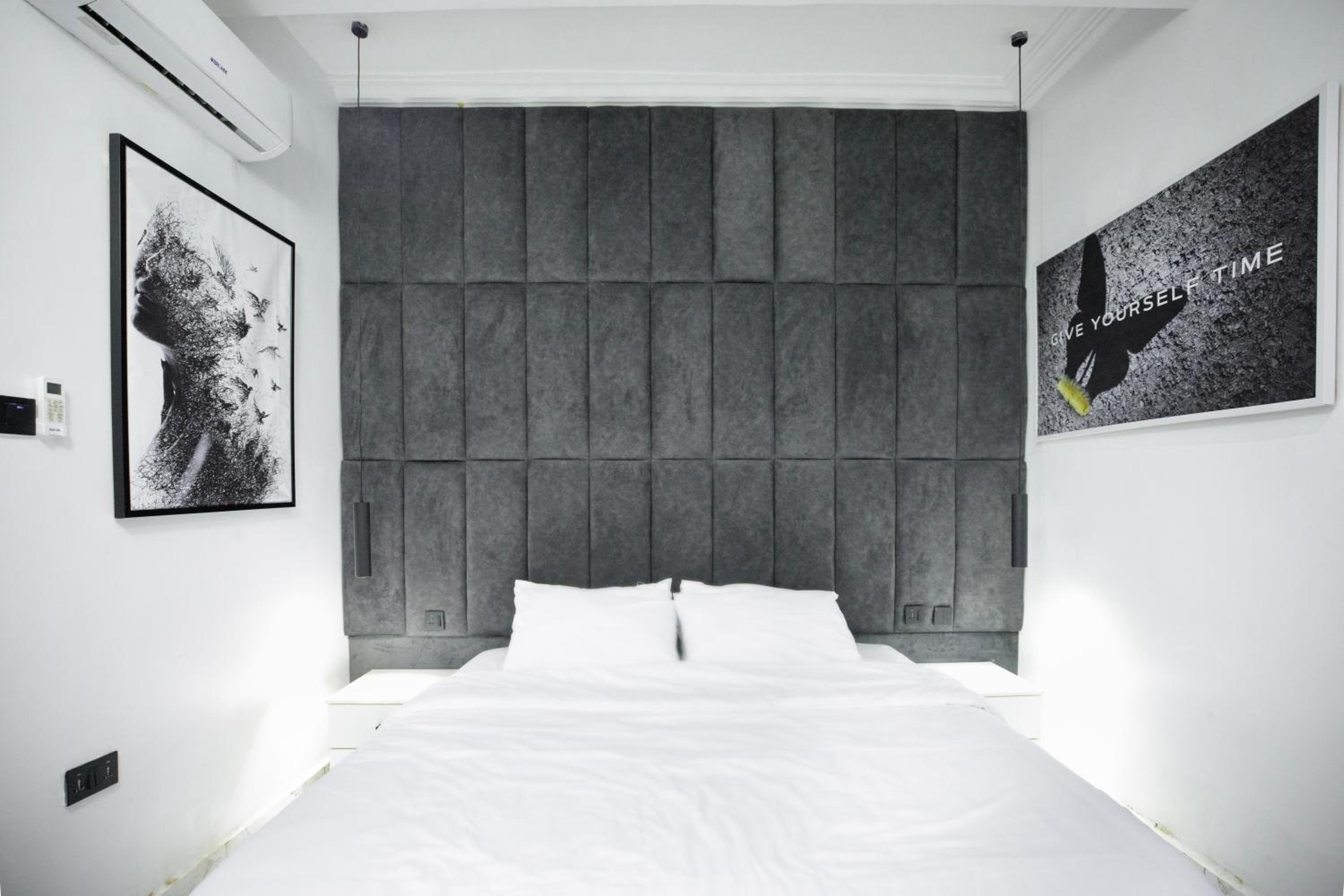 Metrostay Apartments view 4