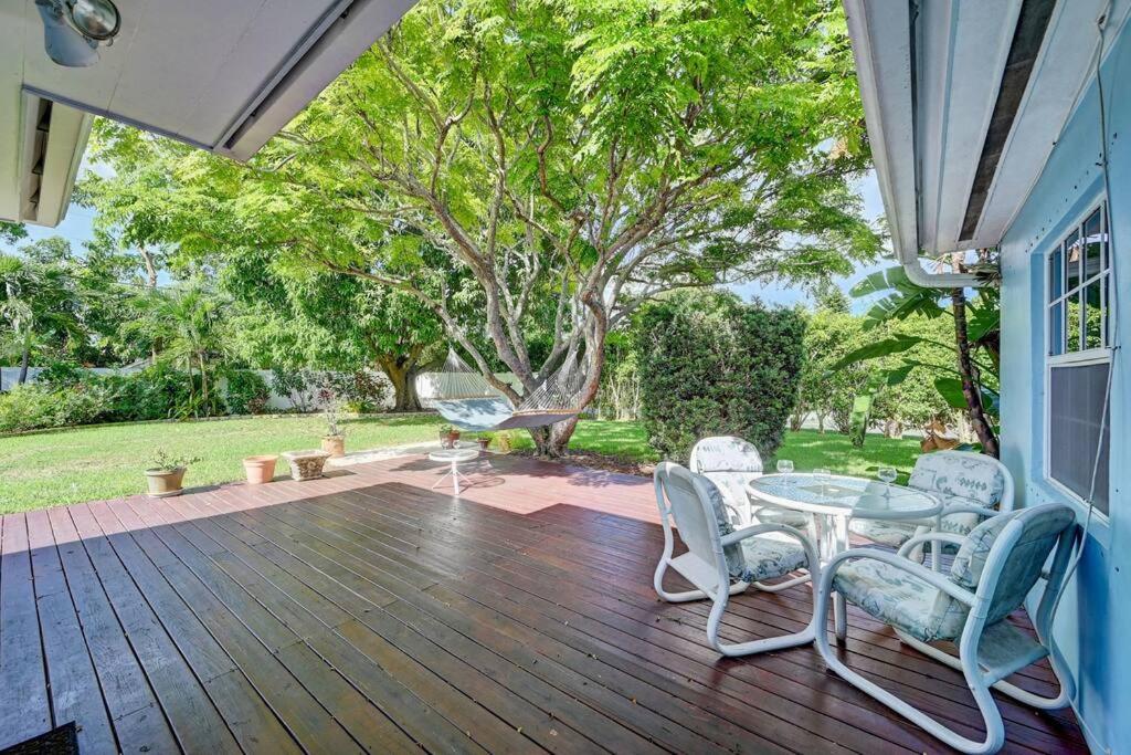 Hotel 3 Min From The Beach! With Hot Tub And Backyard Oasis!