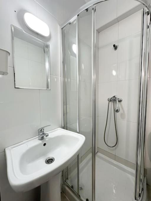 Apartamento Amplo com 4 Quartos na Zona Universitária view 4