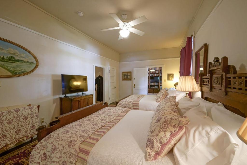 Weaverville Hotel