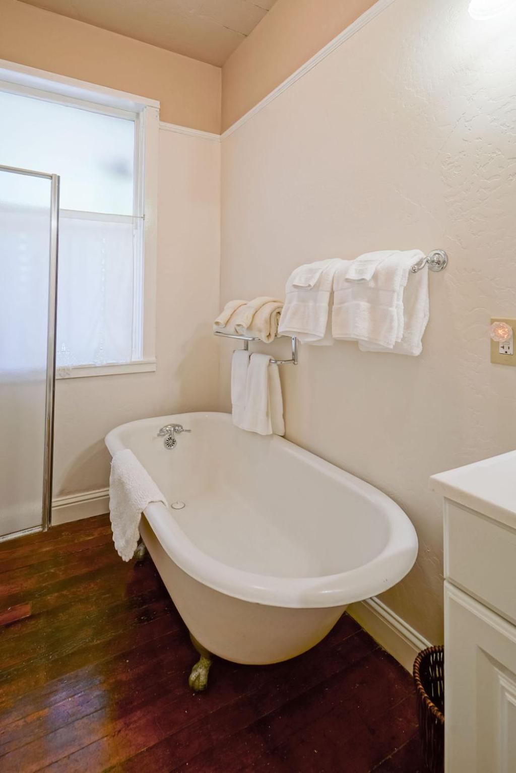 Weaverville Hotel