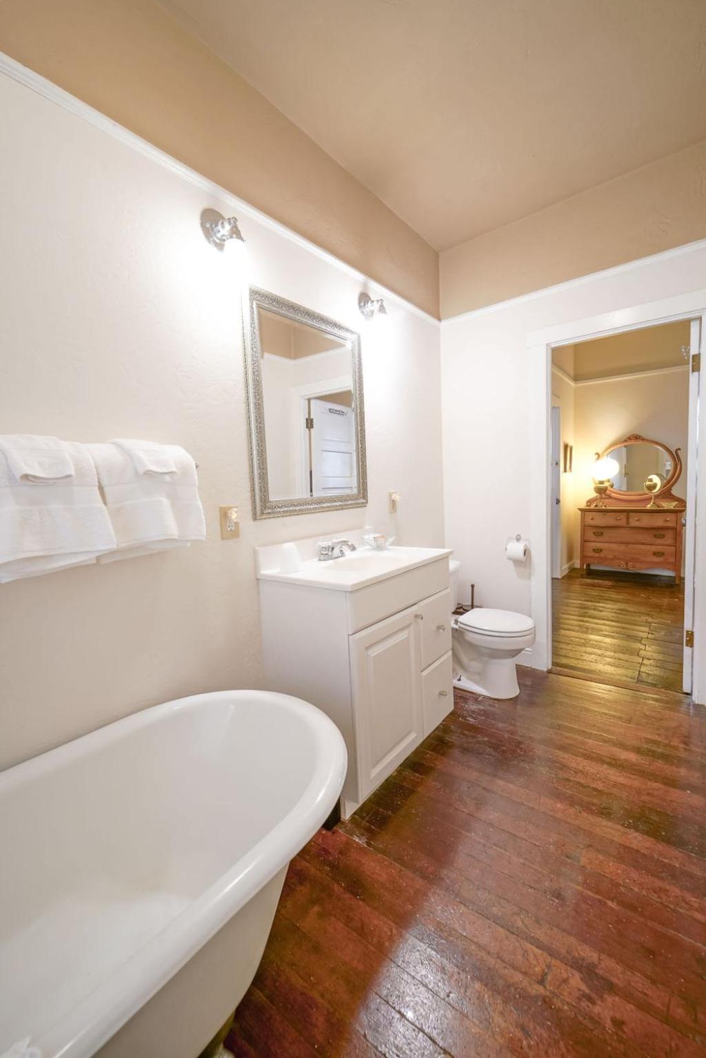Weaverville Hotel