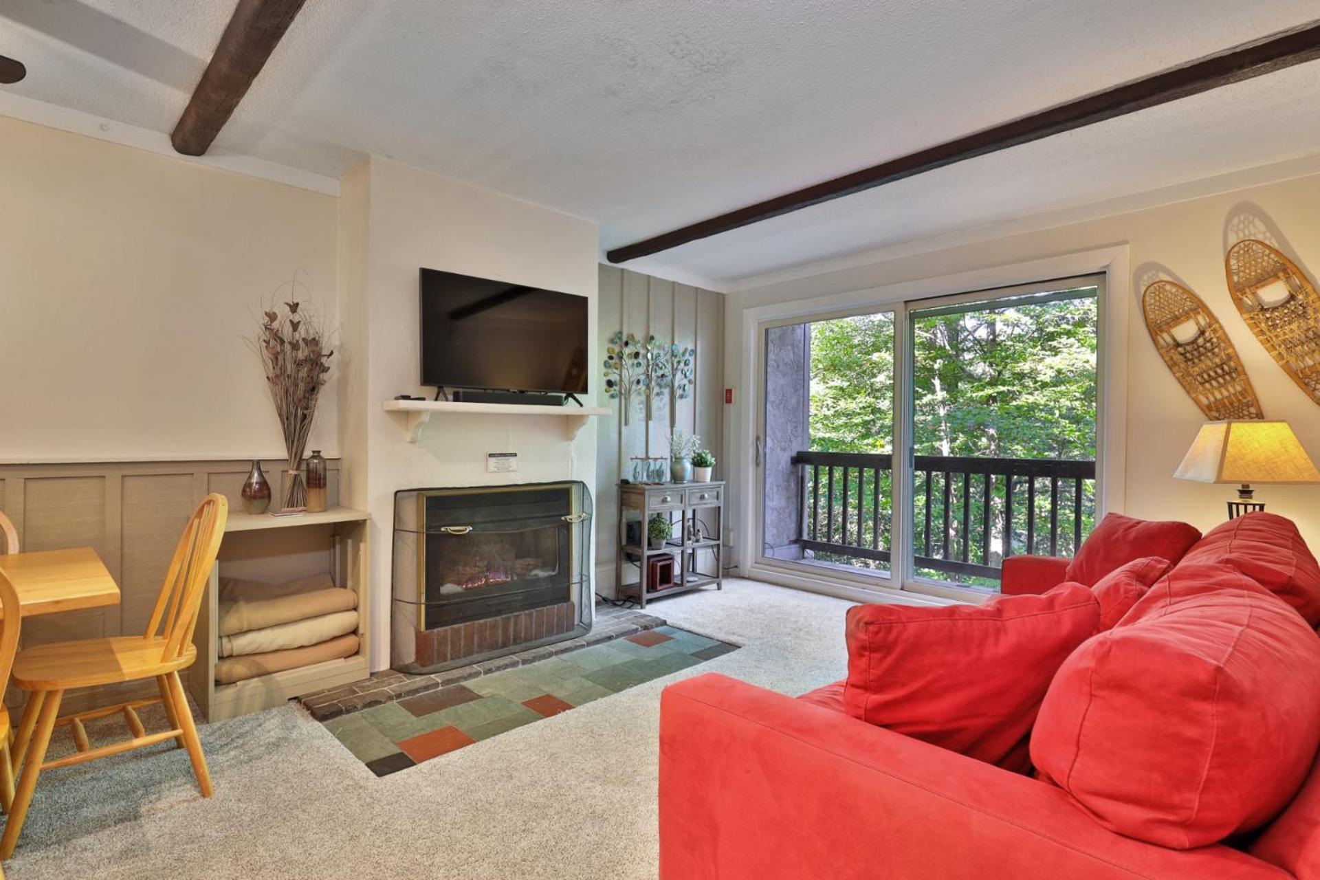 Cozy 3-Bedroom Whiffletree Condo in Killington, VT with Ski-In Access, Shuttle, Summer Pool, Tennis view 4