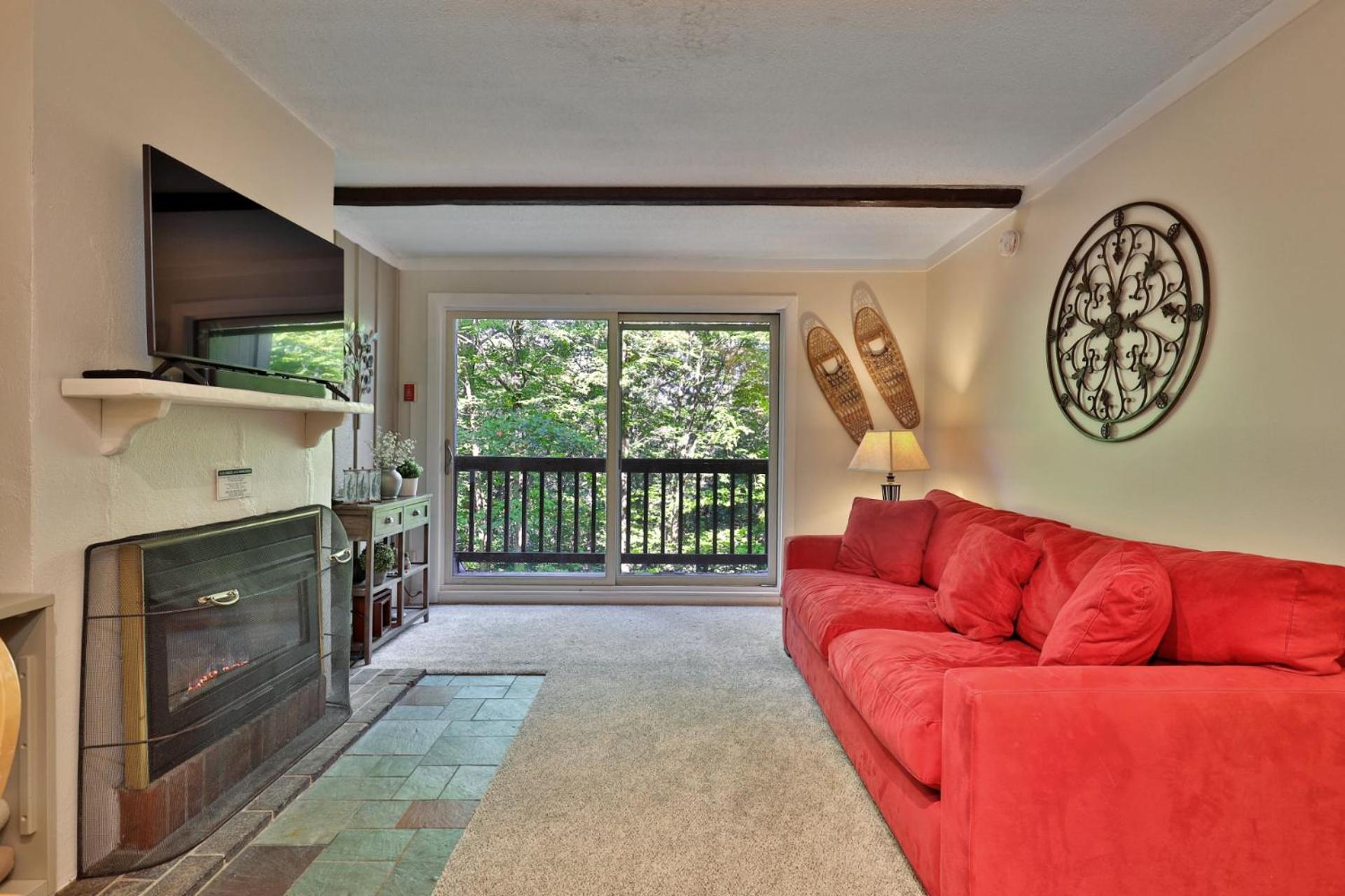 Cozy 3-Bedroom Whiffletree Condo in Killington, VT with Ski-In Access, Shuttle, Summer Pool, Tennis view 5