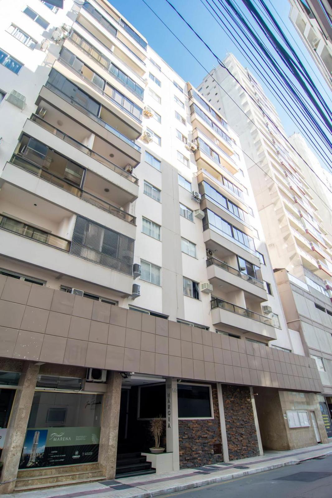 Custo Benefício c/ Garagem na Quadra do Mar AD6033