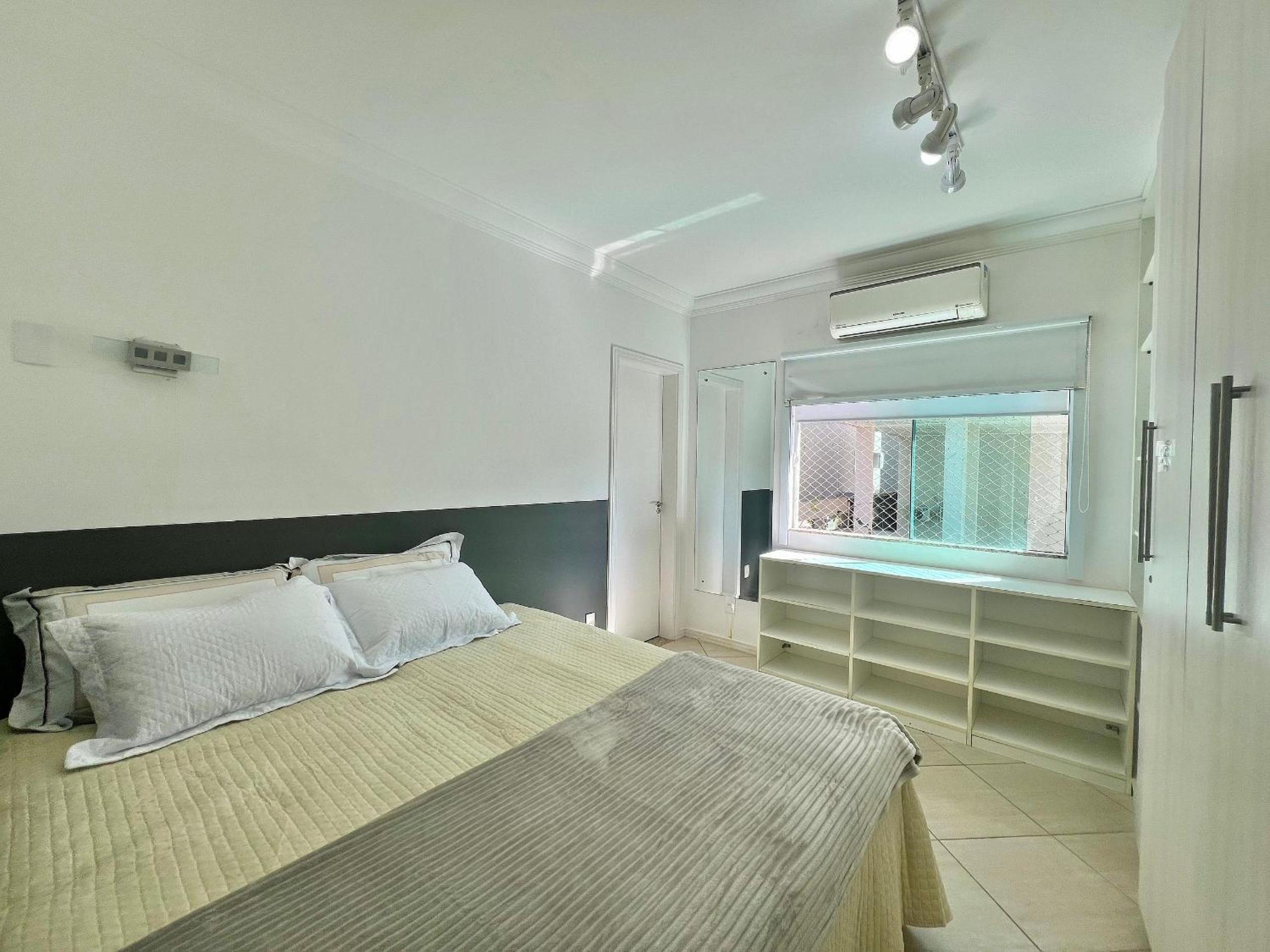 Casa com Piscina, Alto Padrão na Praia de Mariscal - 12 Pessoas