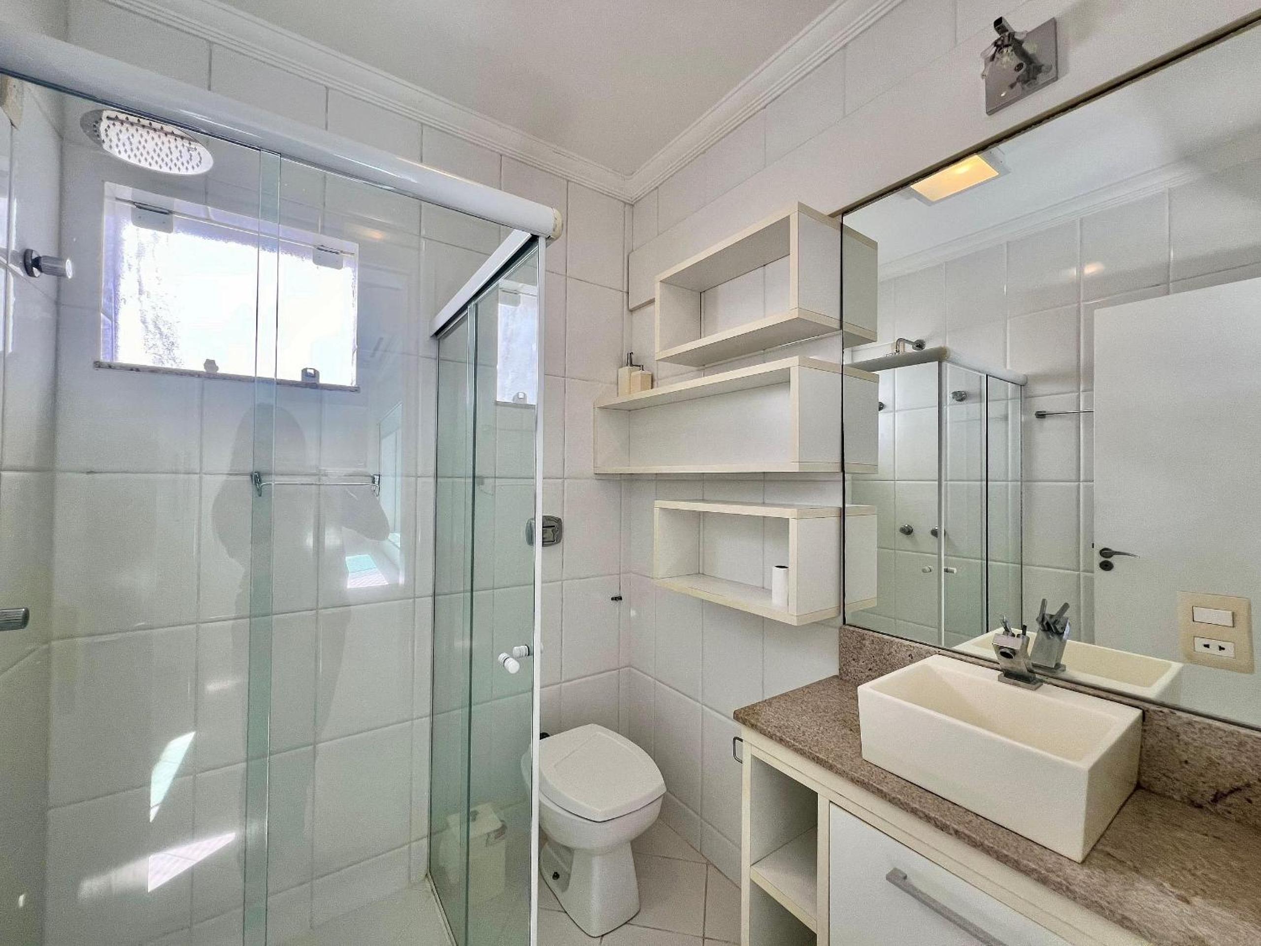 Casa com Piscina, Alto Padrão na Praia de Mariscal - 12 Pessoas