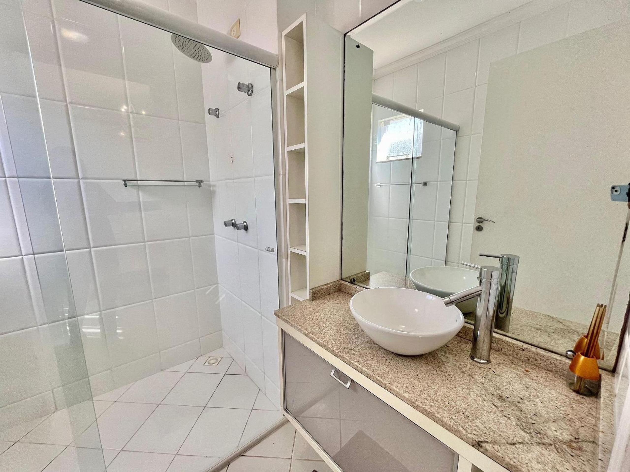 Casa com Piscina, Alto Padrão na Praia de Mariscal - 12 Pessoas