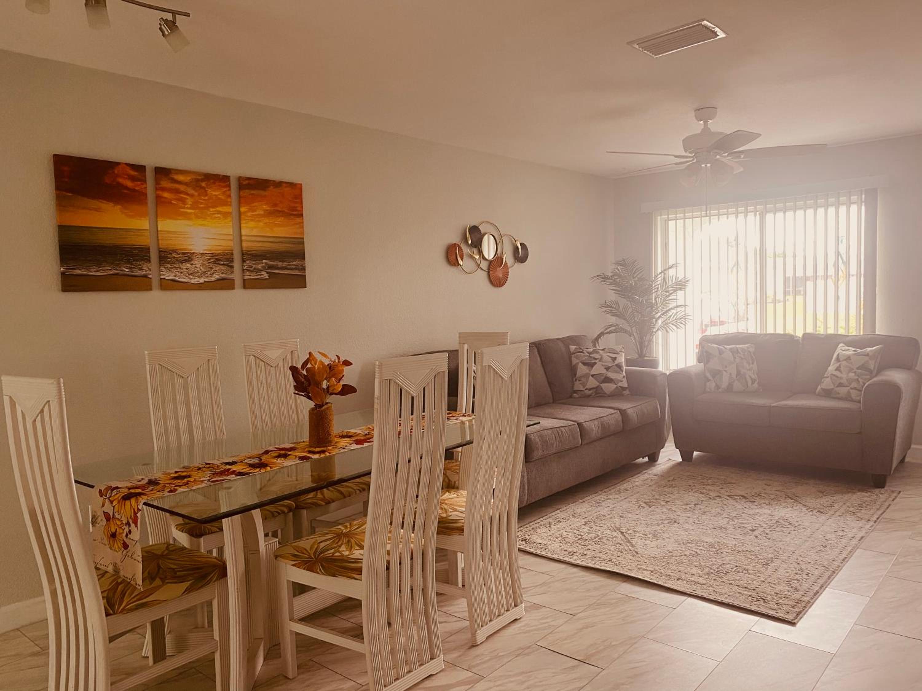 Family Retreat in Tropical Oasis view 5