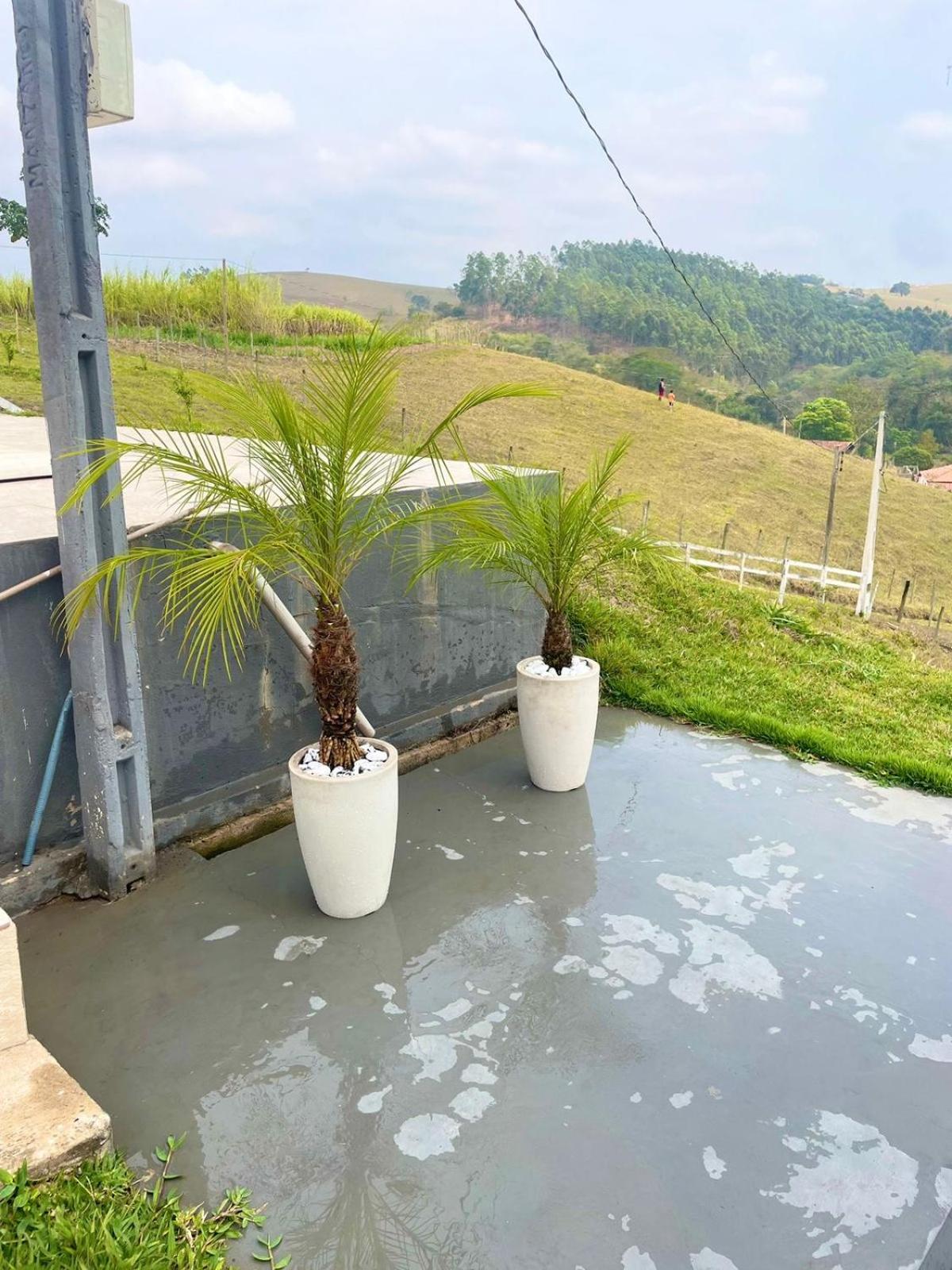 Recanto da Alegria - Casa em Cunha com Jacuzzi,Piscina,Rede,Churrasqueira,Lareira,Deck, Banco de coração