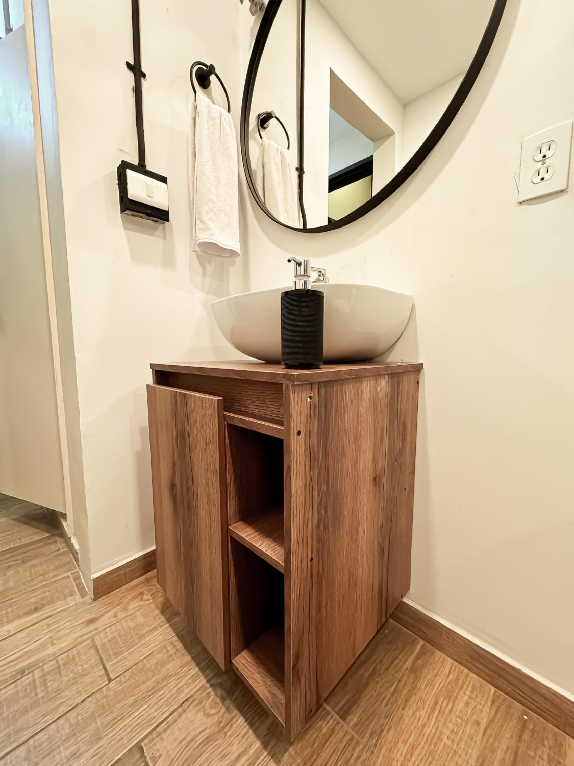 Apartamento amoblado asiste a Guns N Roses NID201 By Roots Rentals