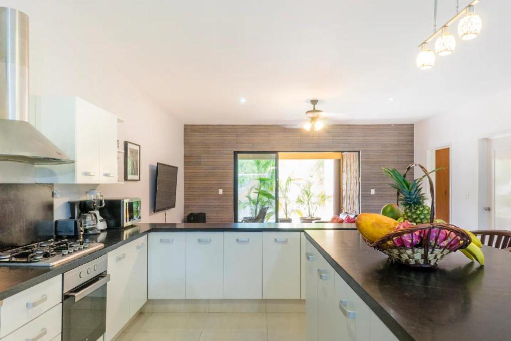 Oceanside Retreat, Pool, Beach Access, Sleeps 6 view 5