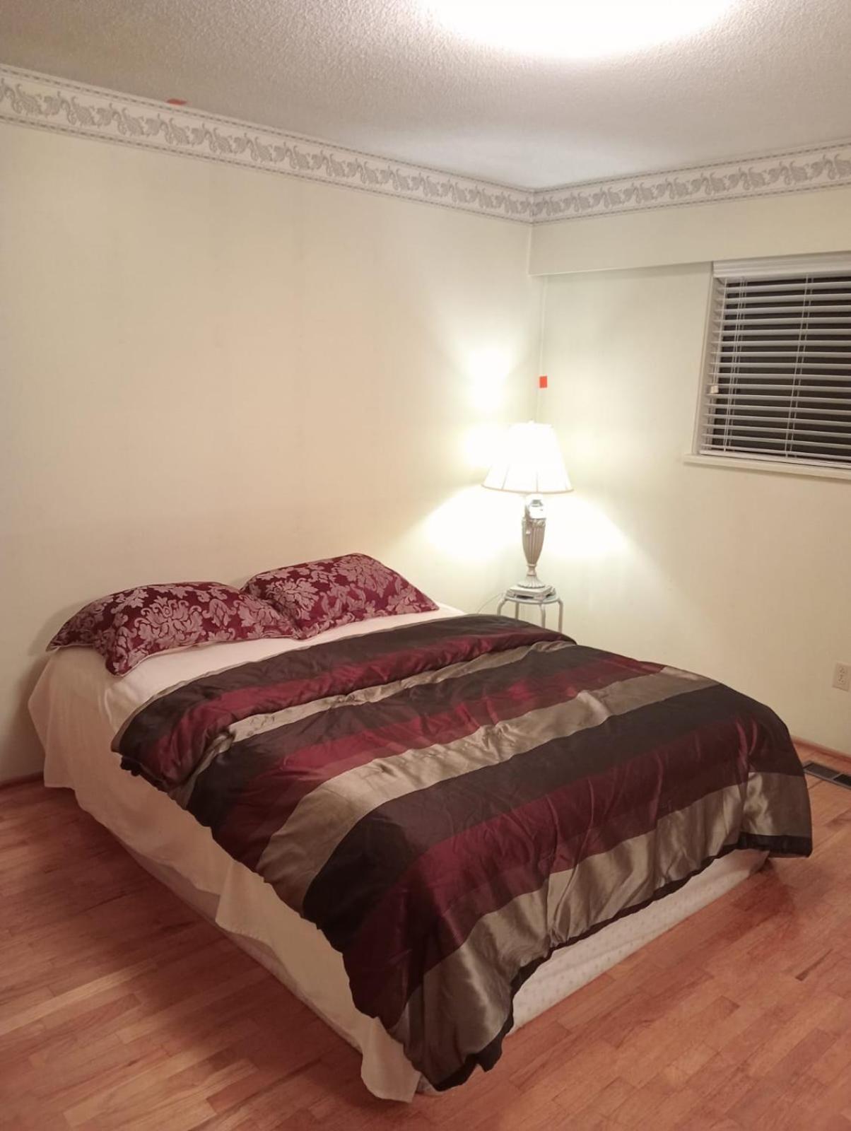 Year End Sale- Cheap & Deluxe Room Near Surrey Mall