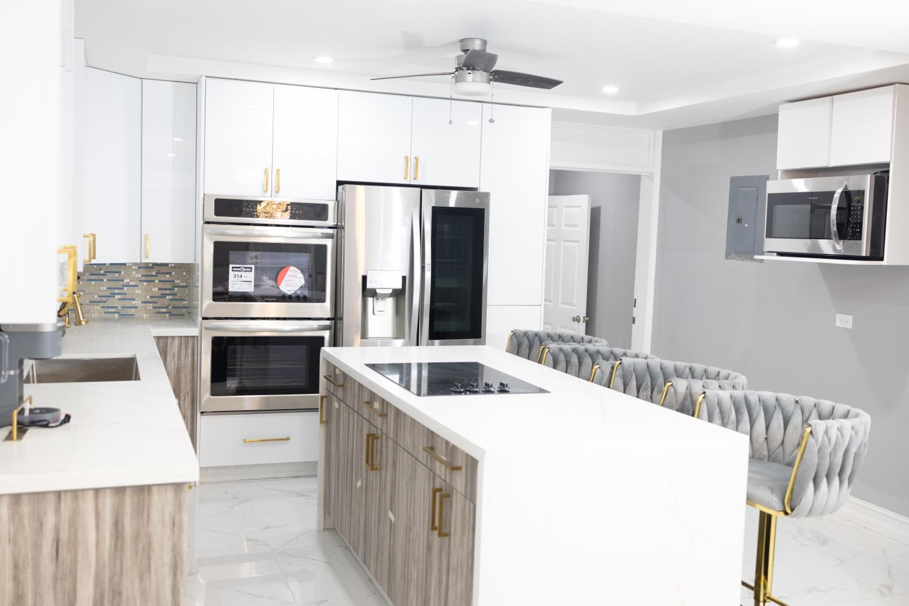 Island Haven Hideaway With Pool 4BR