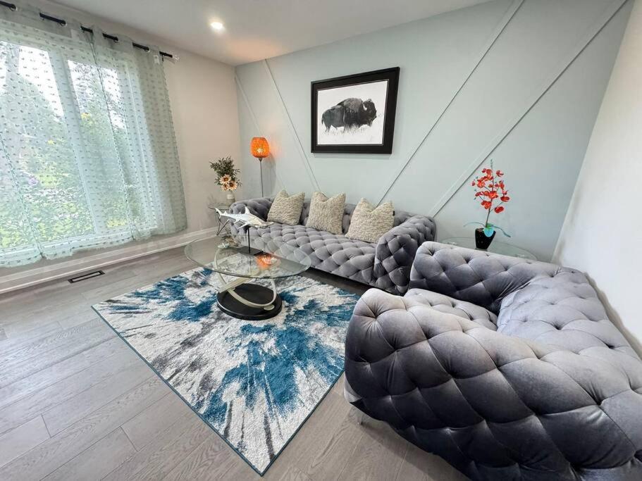 3 BR - Renovated - Free Onsite Parking