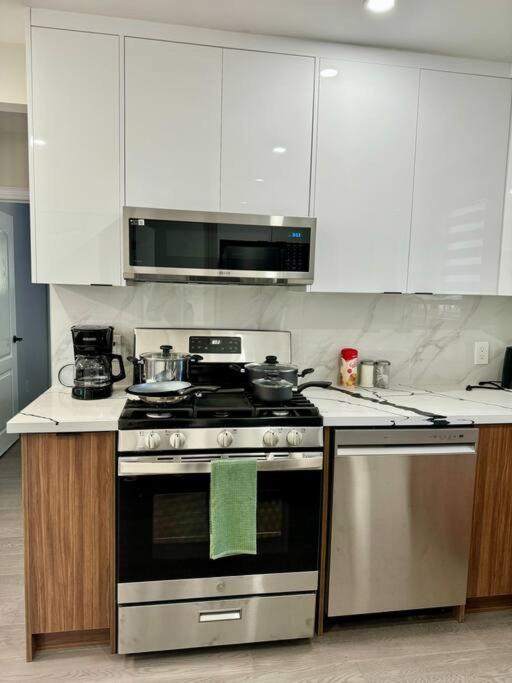 3 BR - Renovated - Free Onsite Parking