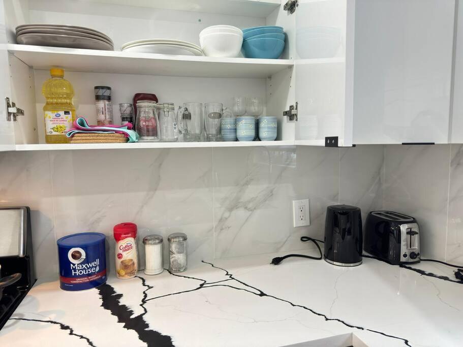 3 BR - Renovated - Free Onsite Parking