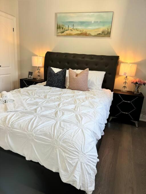 3 BR - Renovated - Free Onsite Parking