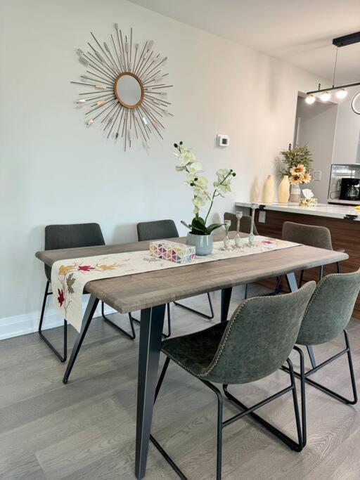 3 BR - Renovated - Free Onsite Parking