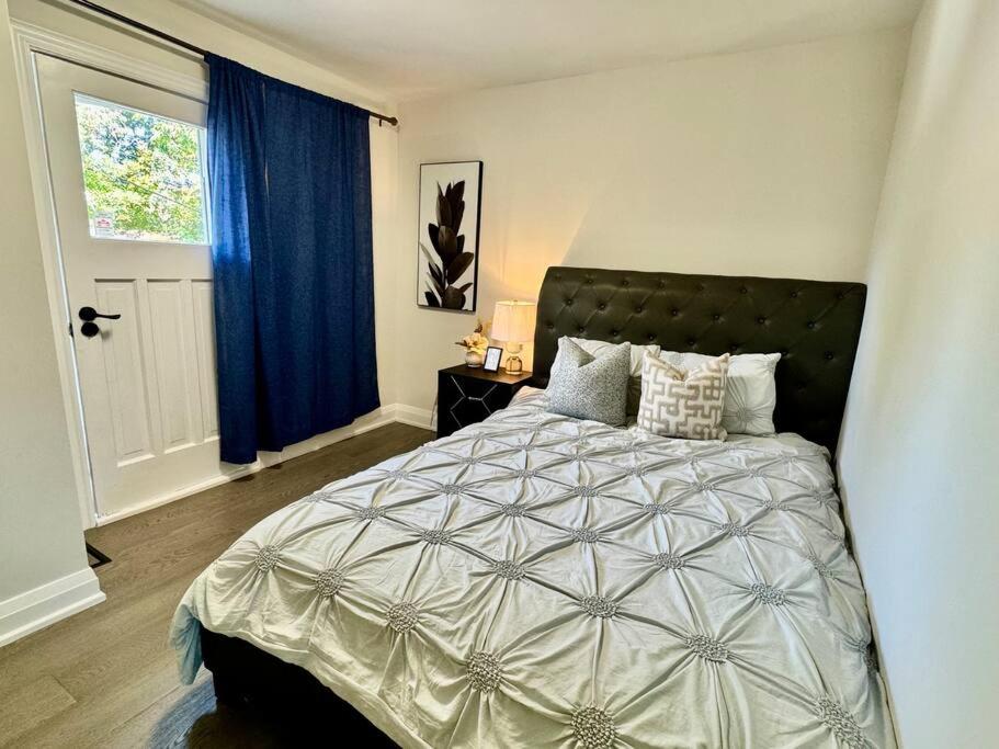 3 BR - Renovated - Free Onsite Parking