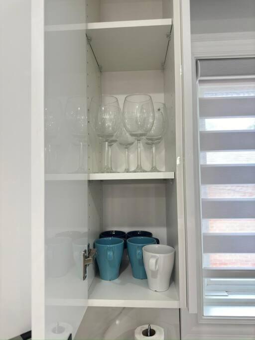3 BR - Renovated - Free Onsite Parking
