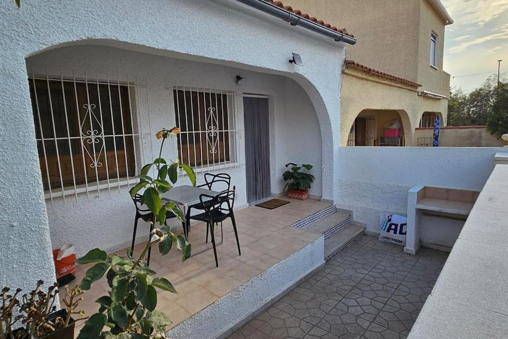 Casa Cleo - urbanizacion La Marina view 4