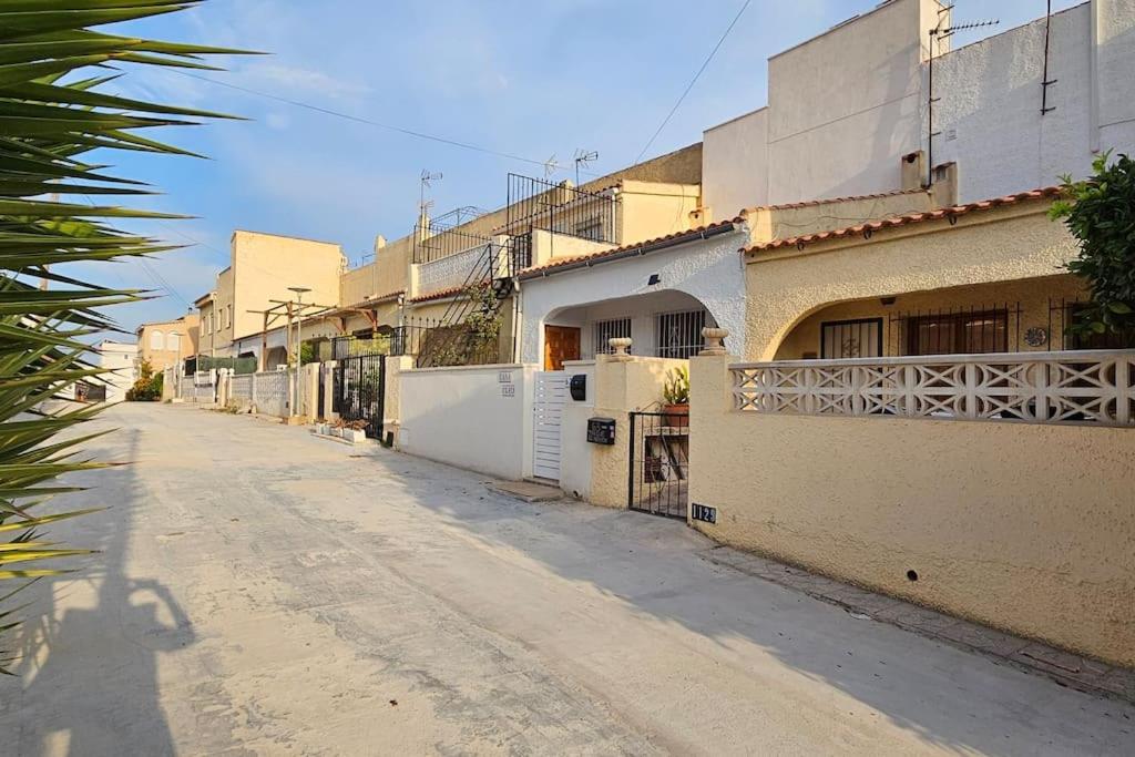 Casa Cleo - urbanizacion La Marina view 5