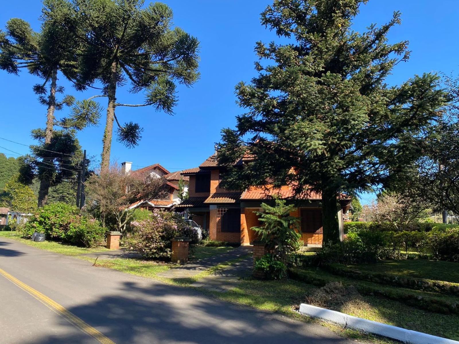 Sobrado do Lago Gramado - Localizado em um Bairro Nobre e arborizado