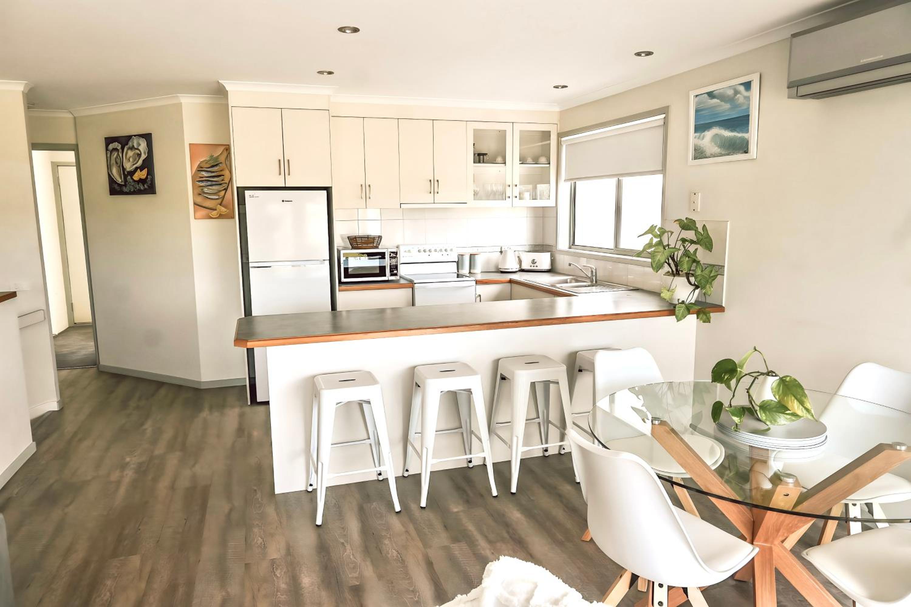 Driftwood Townhouse - Waterfront-Central Location