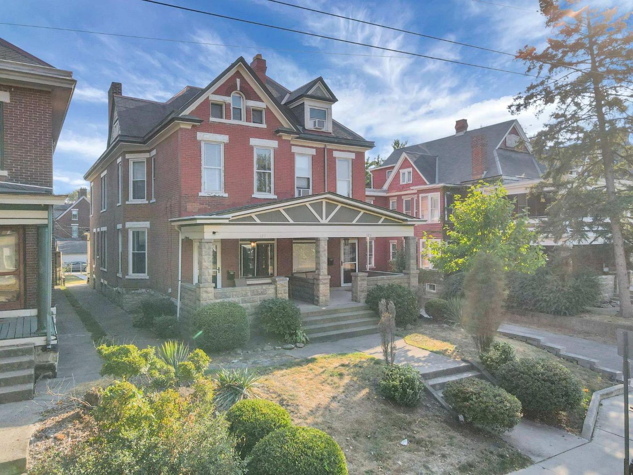 4 Bed Townhome near Goodale Park view 4