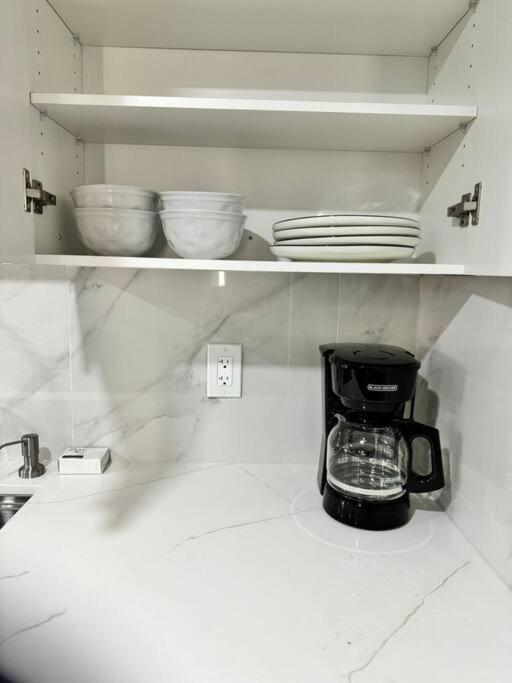 Renovated - Private Entrance & Kitchen - 1 Bedroom
