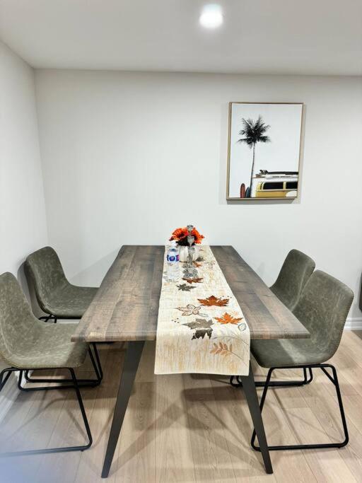 Renovated - Private Entrance & Kitchen - 1 Bedroom