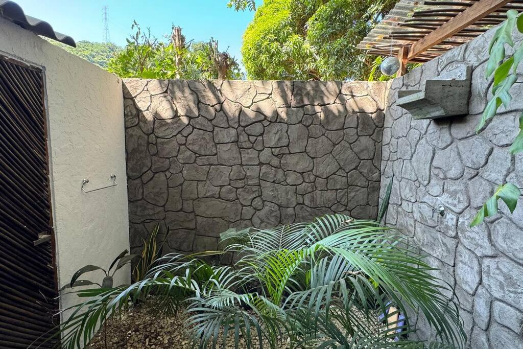 La Casita Debajo del Mango