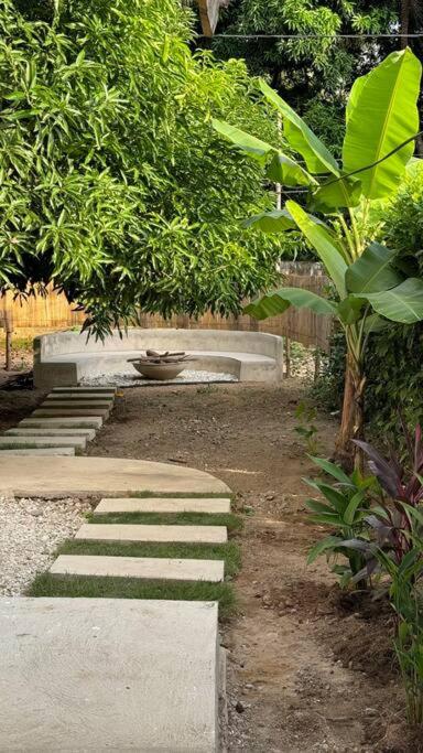 La Casita Debajo del Mango