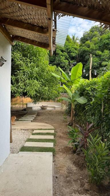 La Casita Debajo del Mango