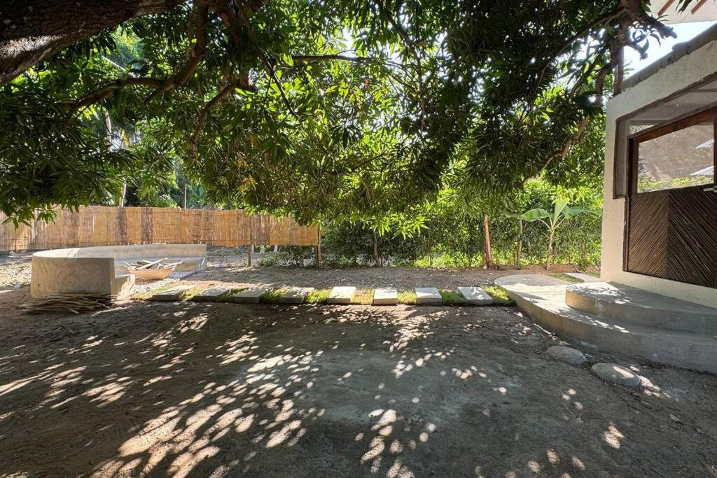 La Casita Debajo del Mango