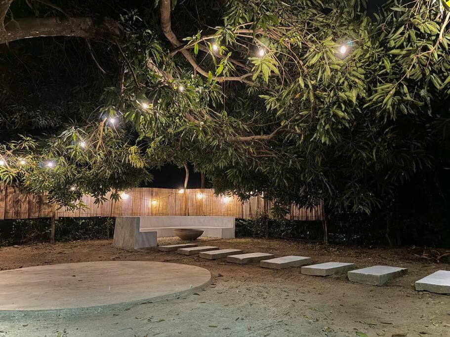 La Casita Debajo del Mango