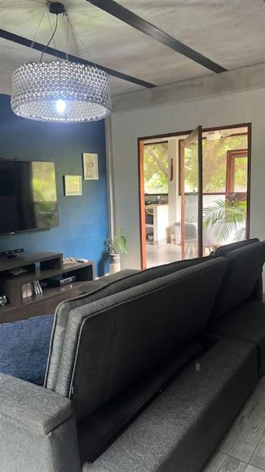 La Casita Debajo del Mango