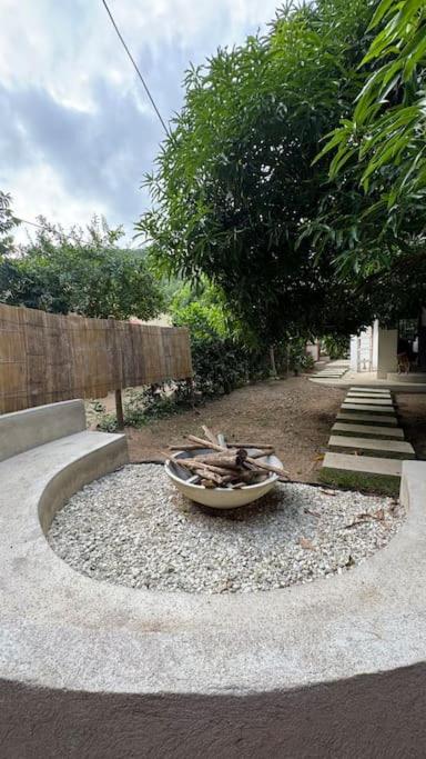 La Casita Debajo del Mango