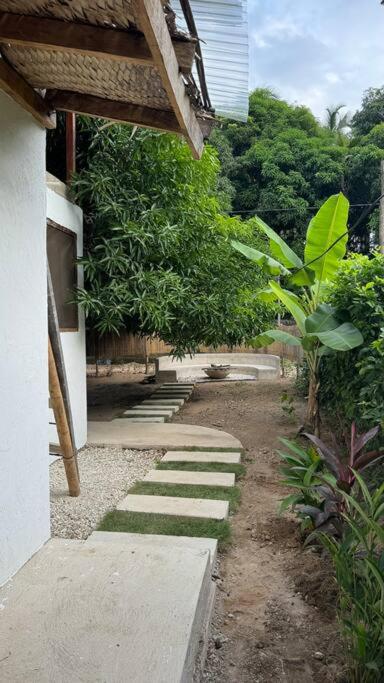 La Casita Debajo del Mango