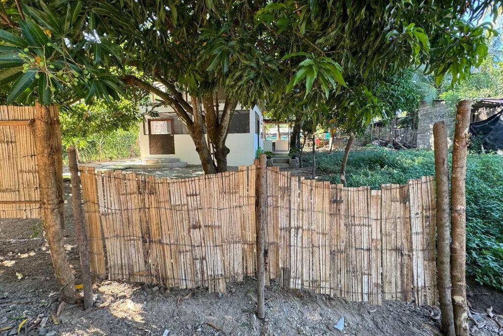 La Casita Debajo del Mango