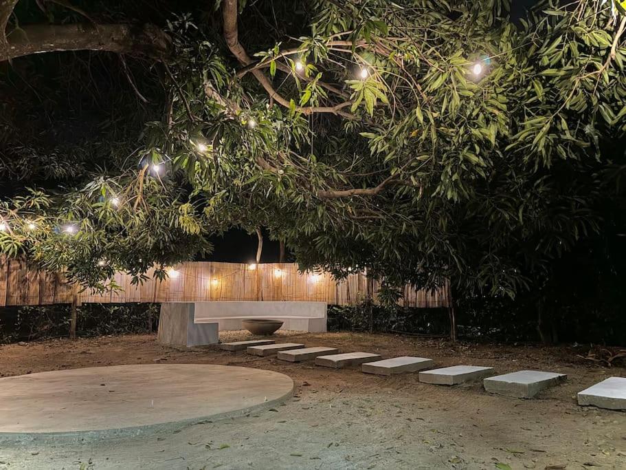 La Casita Debajo del Mango