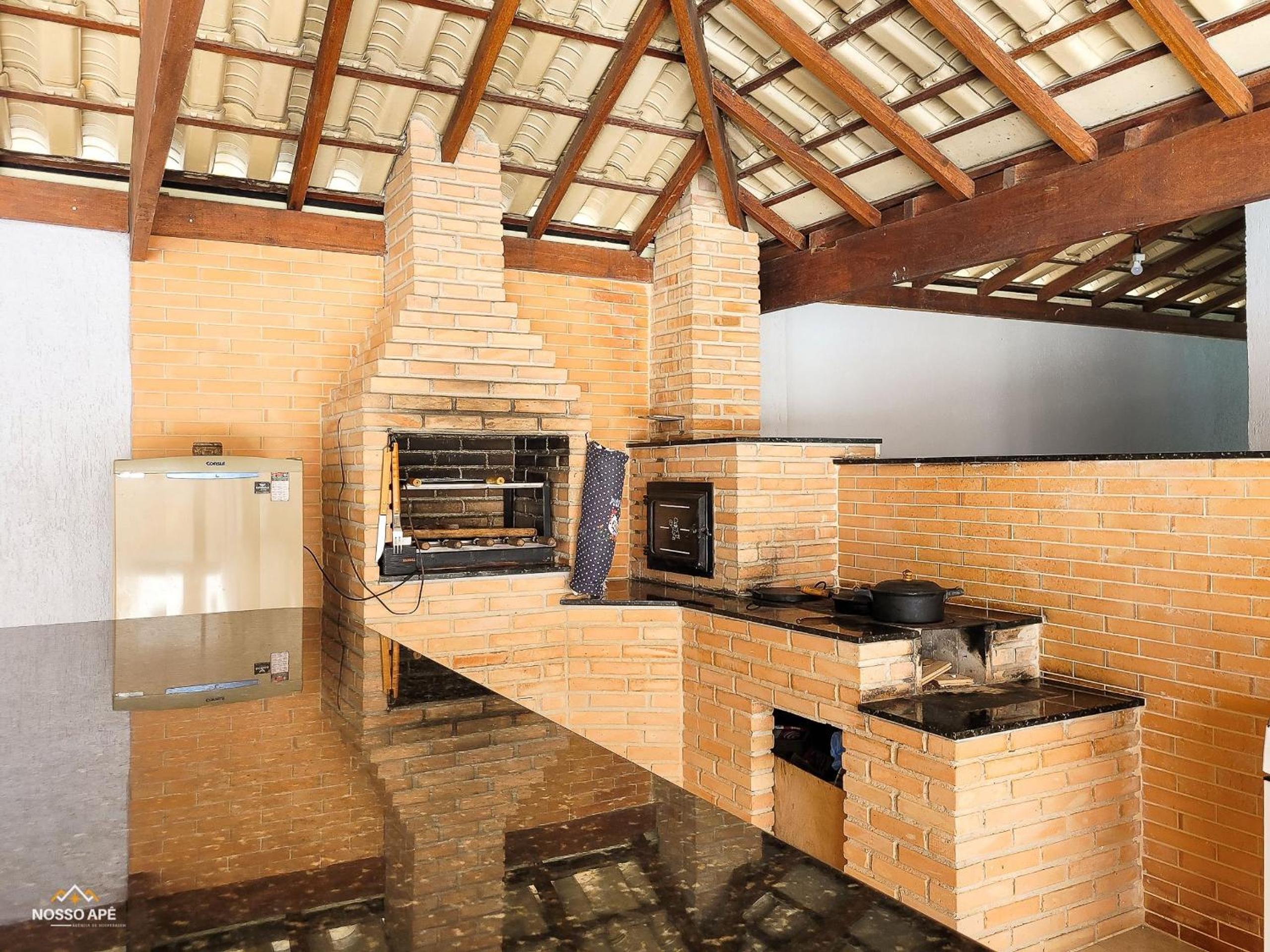NossoApê Guarua: Piscina | Churrasqueira | Ar-condicionado
