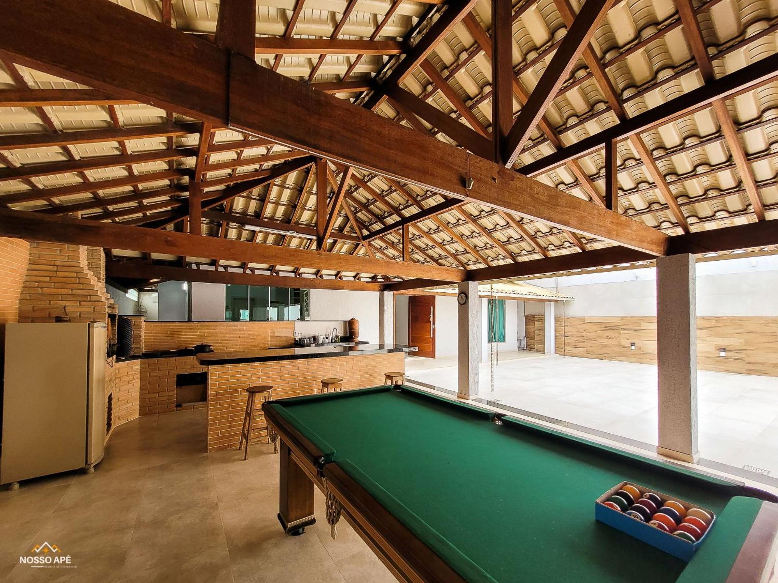NossoApê Guarua: Piscina | Churrasqueira | Ar-condicionado
