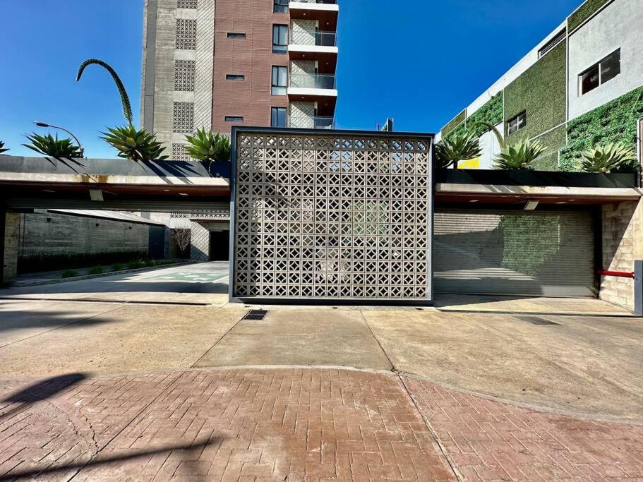 Dowtown 1 BR Suite in Av Revolucion Tijuana