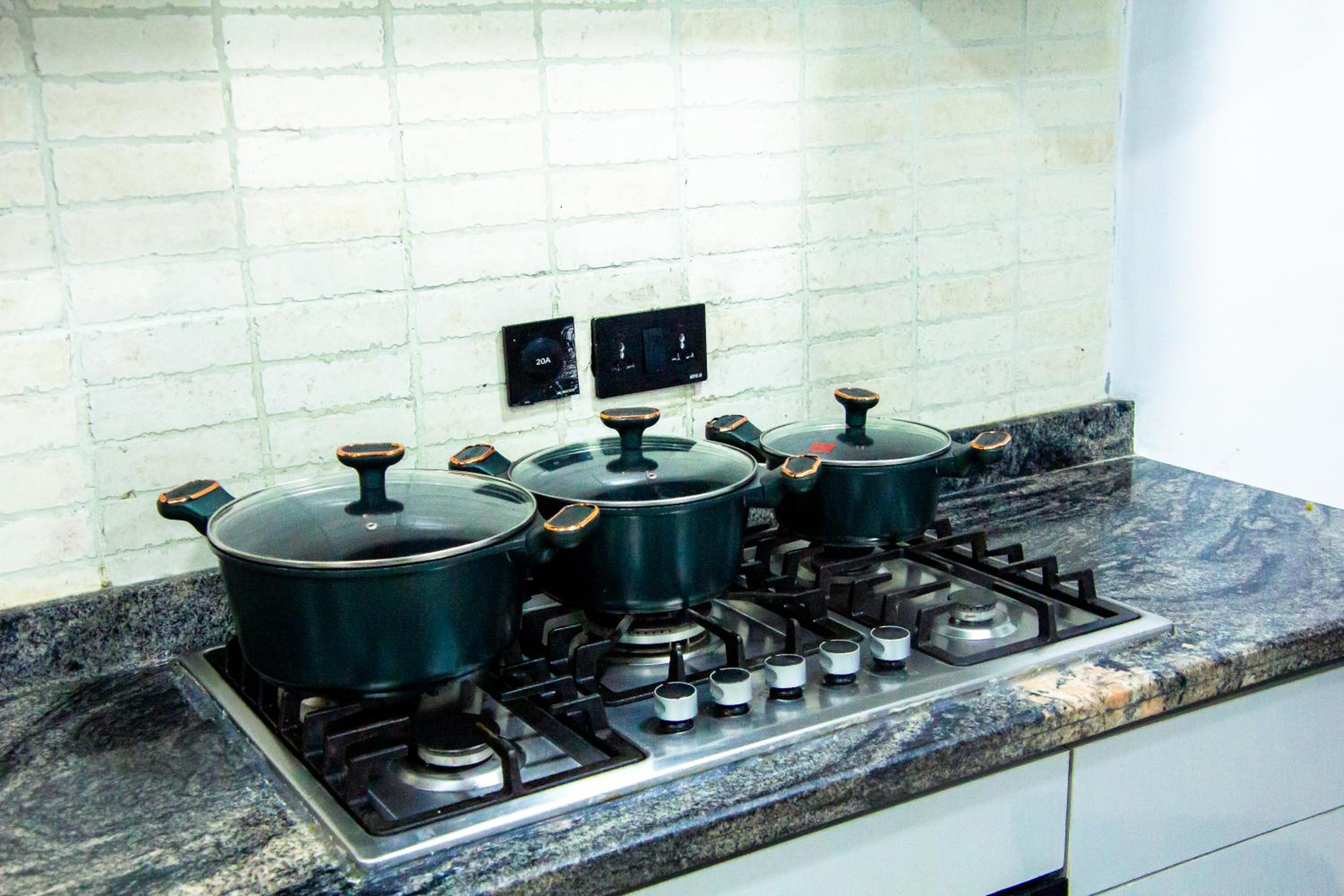 ANNA LUXURY 3BEDS IN Victoria Island view 2