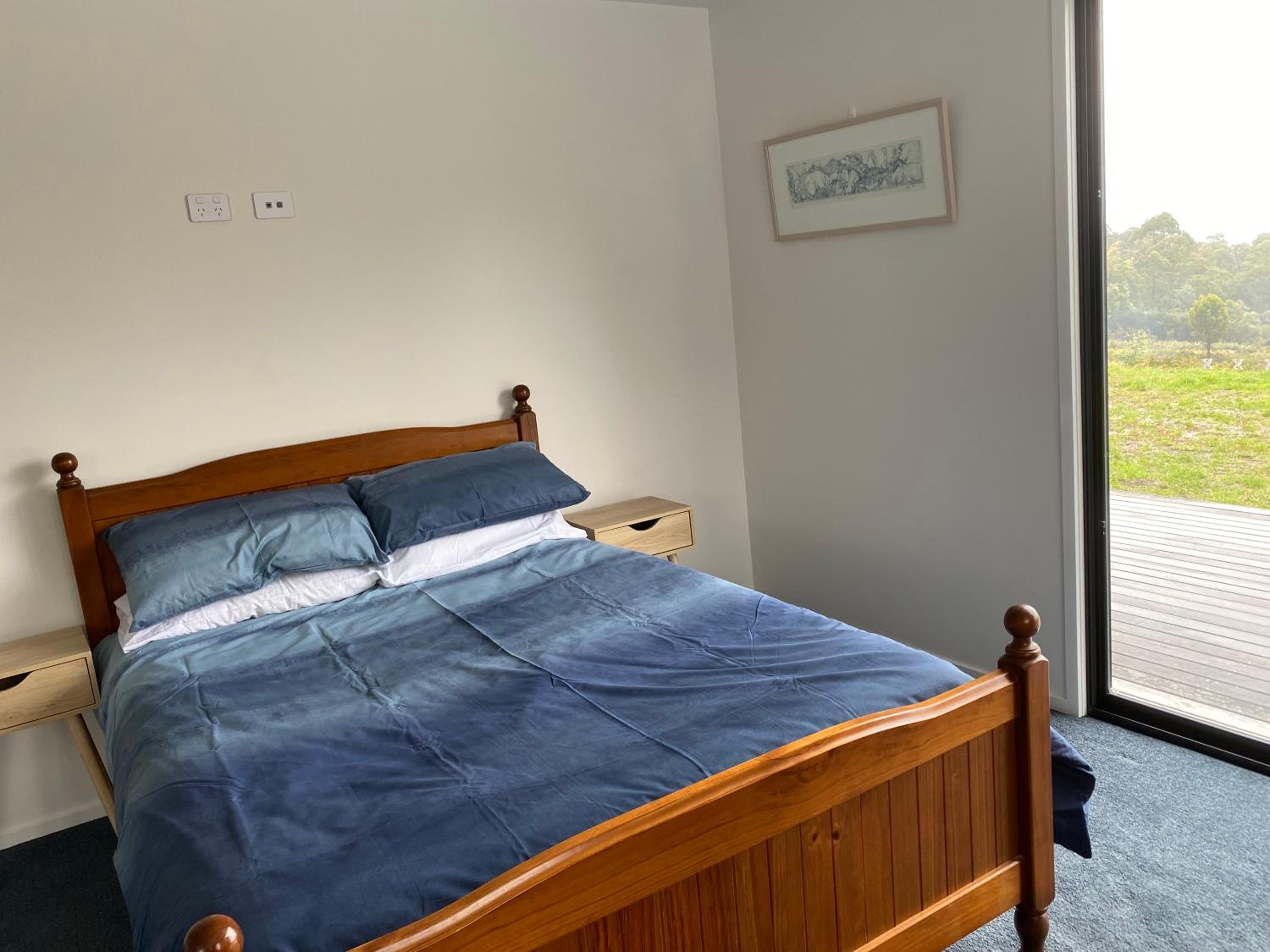 Ocean views, spacious & private, hot hub