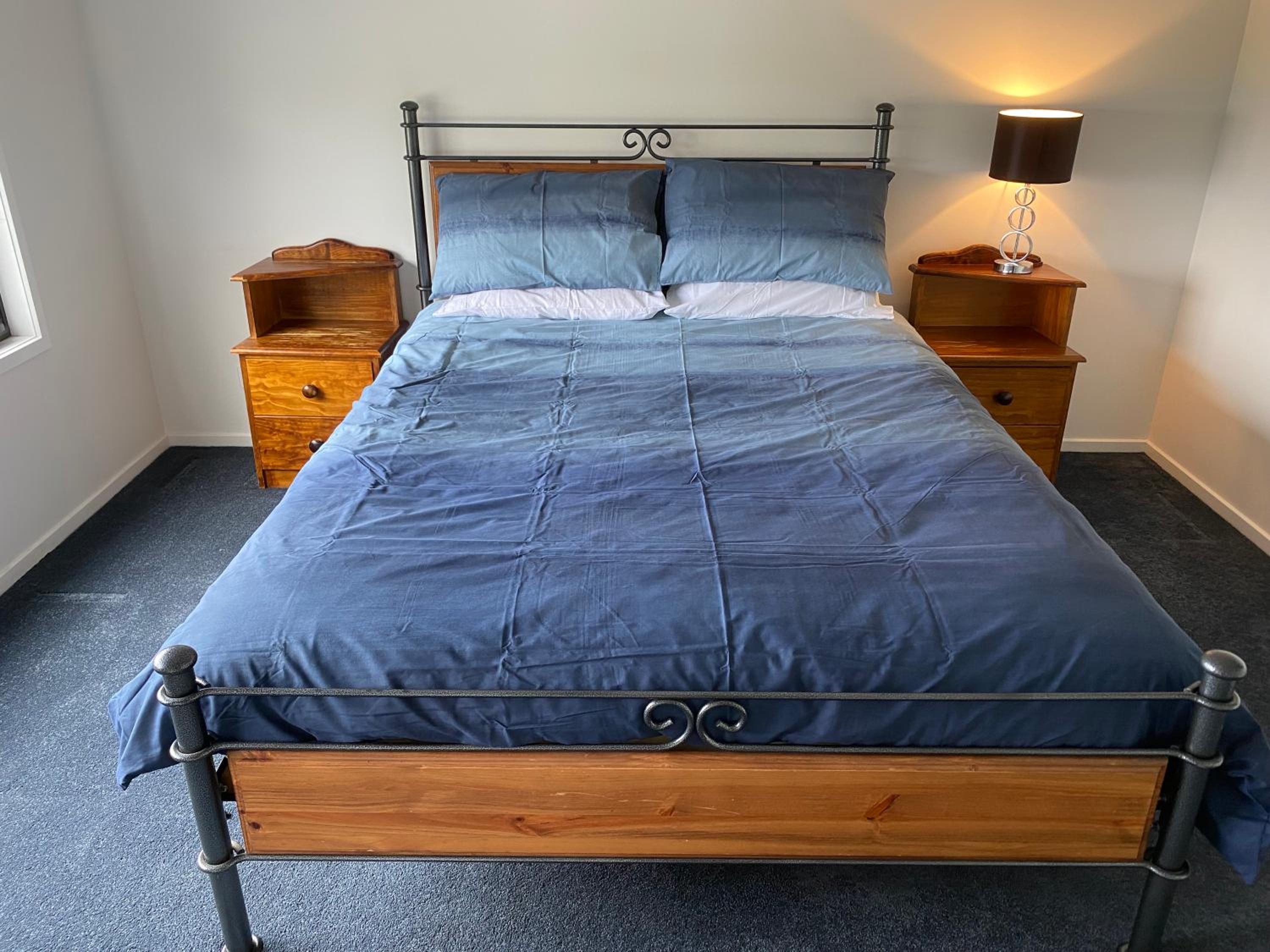 Ocean views, spacious & private, hot hub