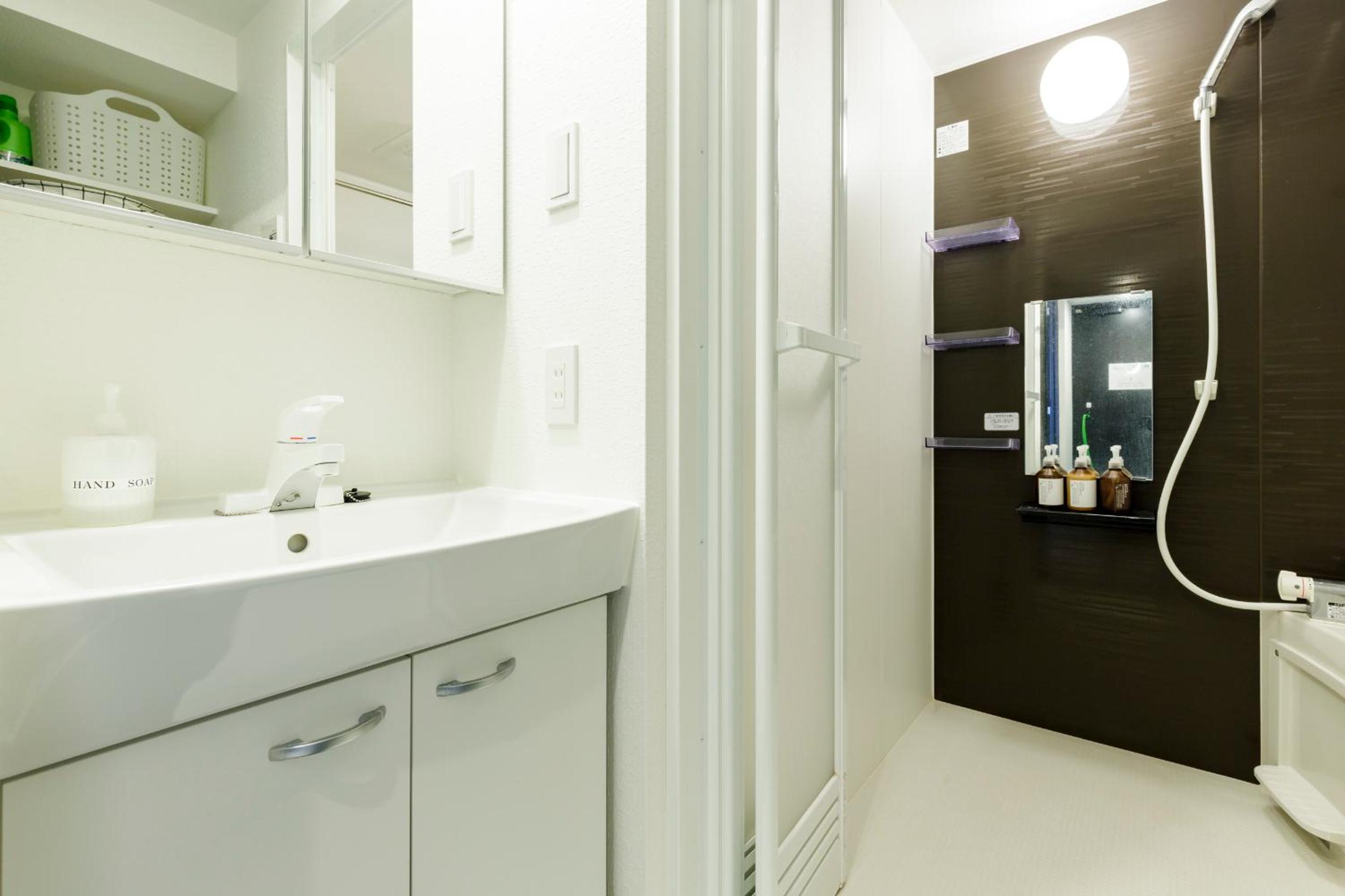 Live Casa Tokyo浜松町 - Direct Haneda Monorail - Near Tokyo Tower - 1 Stop to Shinkansen