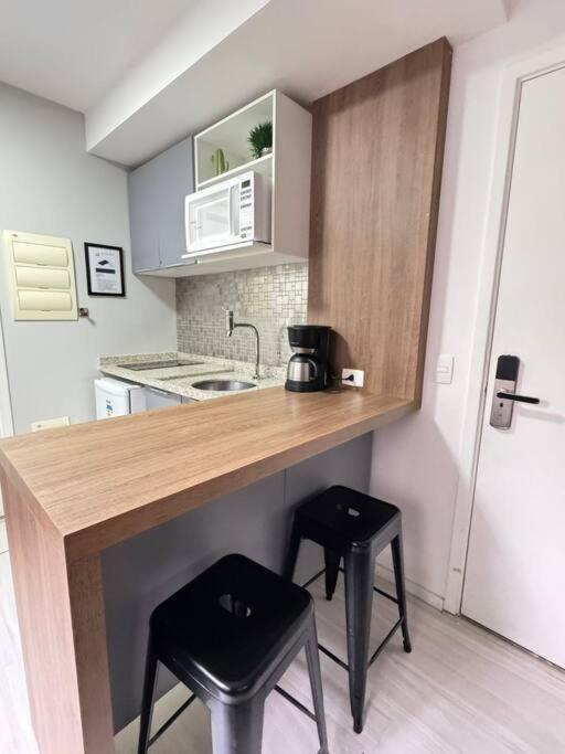 Estudio Executivo com Wi-Fi Cozinha e Metro Centro SP